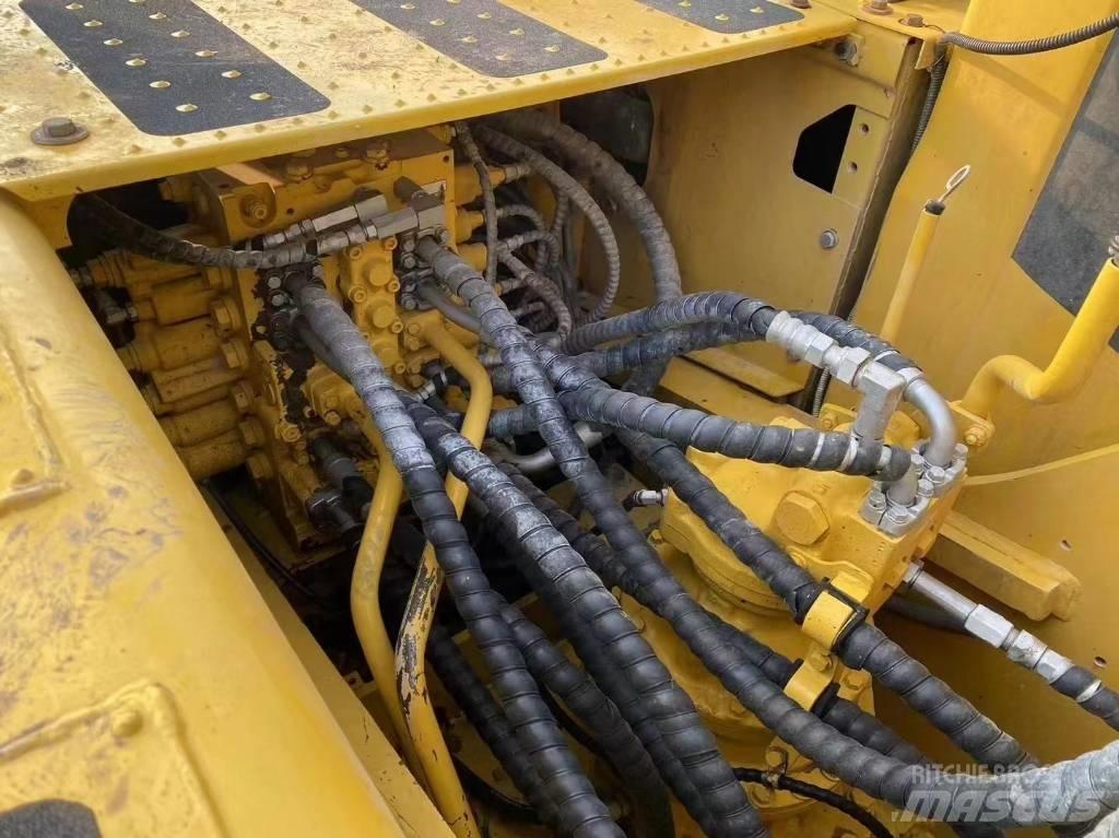 Komatsu pc200 Гусеничные экскаваторы