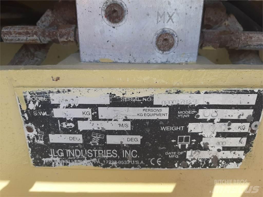 JLG 4394RT Ножничные подъемники