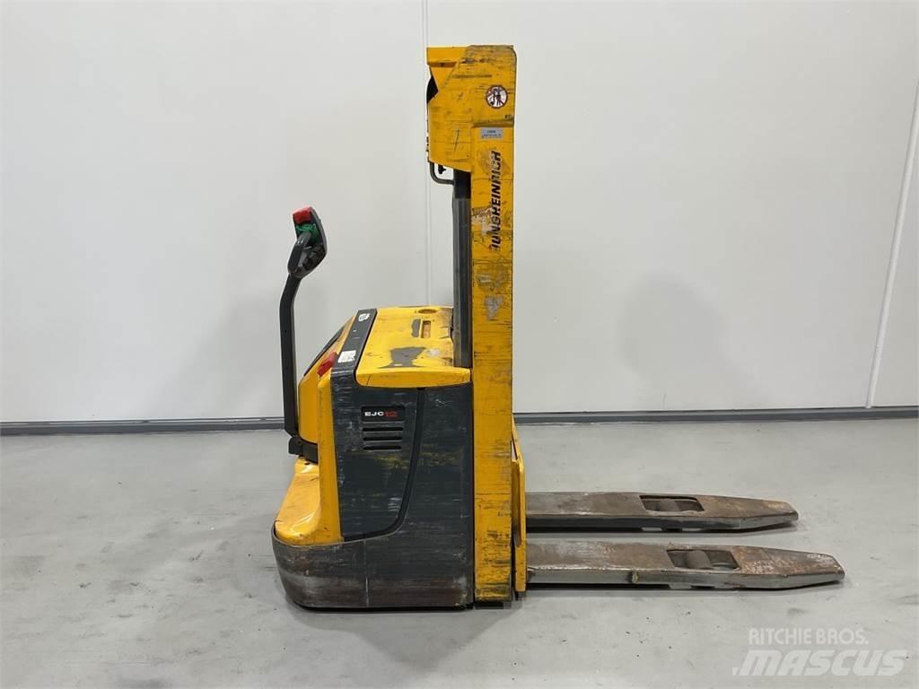 Jungheinrich EJC12 Самоходные электроштабелёры