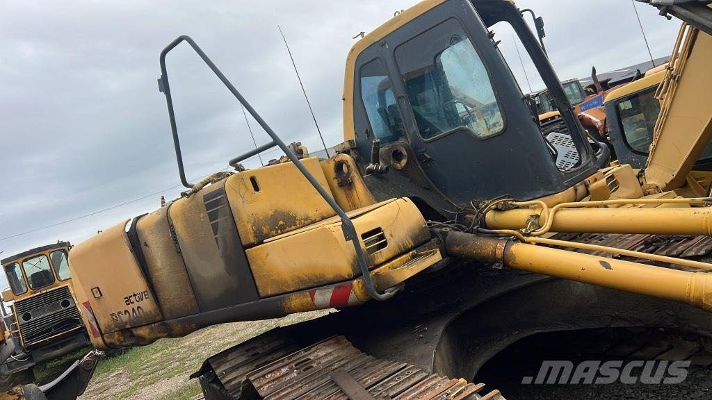 Komatsu PC 240 NLC Гусеницы и цепи