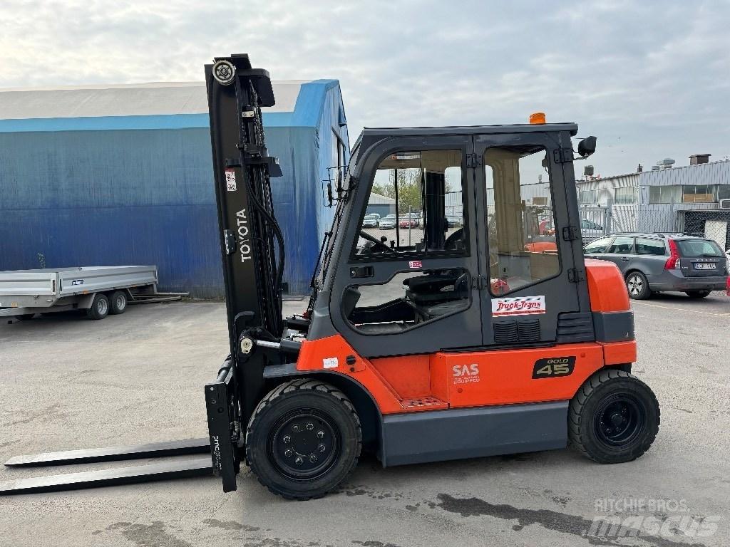 Toyota 7FBMF45 Электропогрузчики