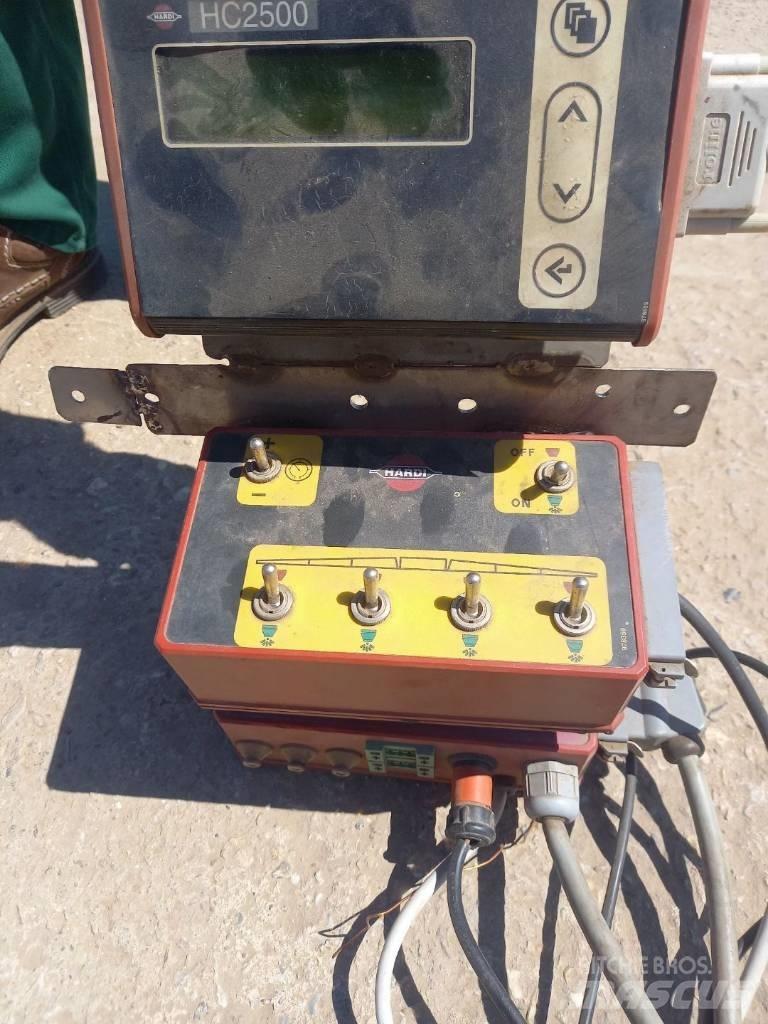 Hardi Commander 4200 Прицепные опрыскиватели