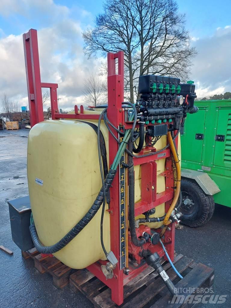 Hardi 1000 liter Навесные опрыскиватели