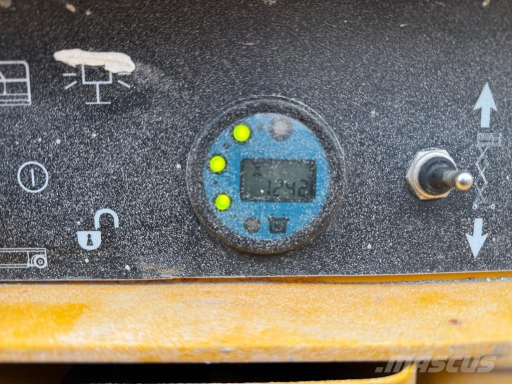 Haulotte Compact 14 Ножничные подъемники