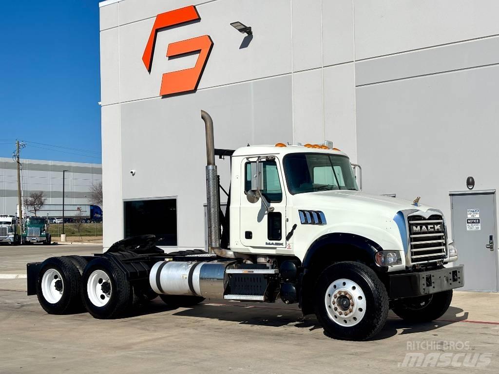 Mack Granite Седельные тягачи