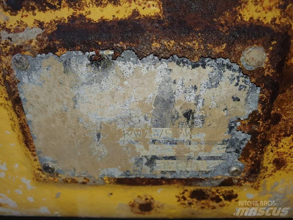 Komatsu WA180.3 Оси