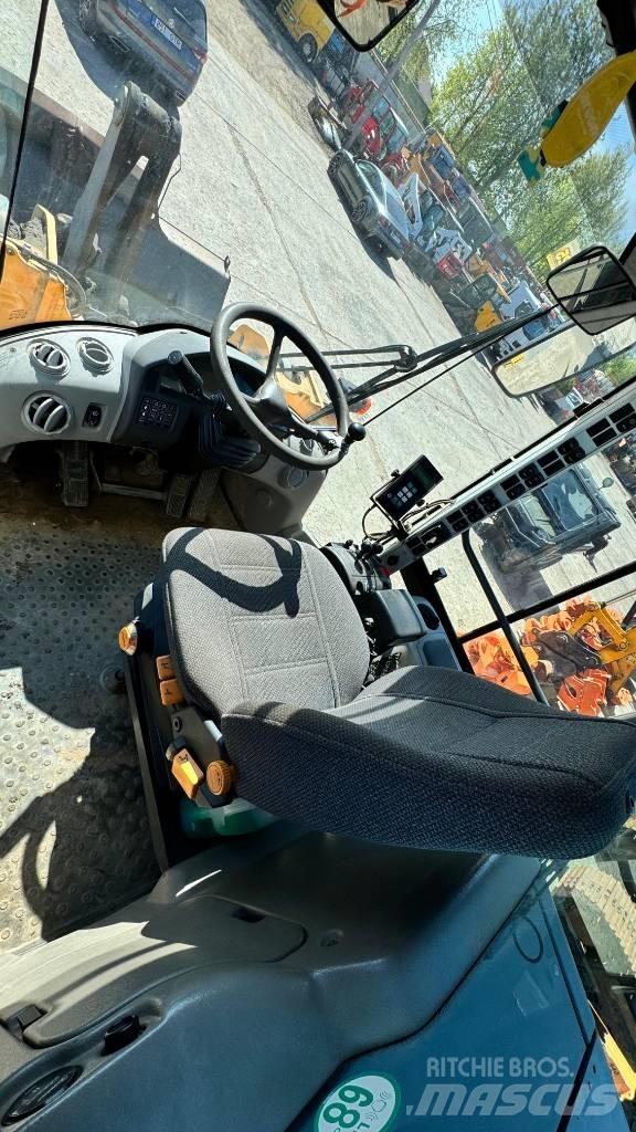Volvo L 90 F Фронтальные погрузчики
