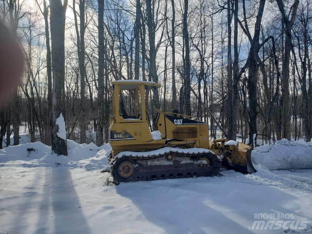CAT D 4 G Гусеничные бульдозеры