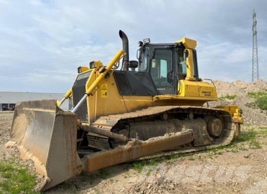 Komatsu D 65 PX-15 Гусеничные бульдозеры