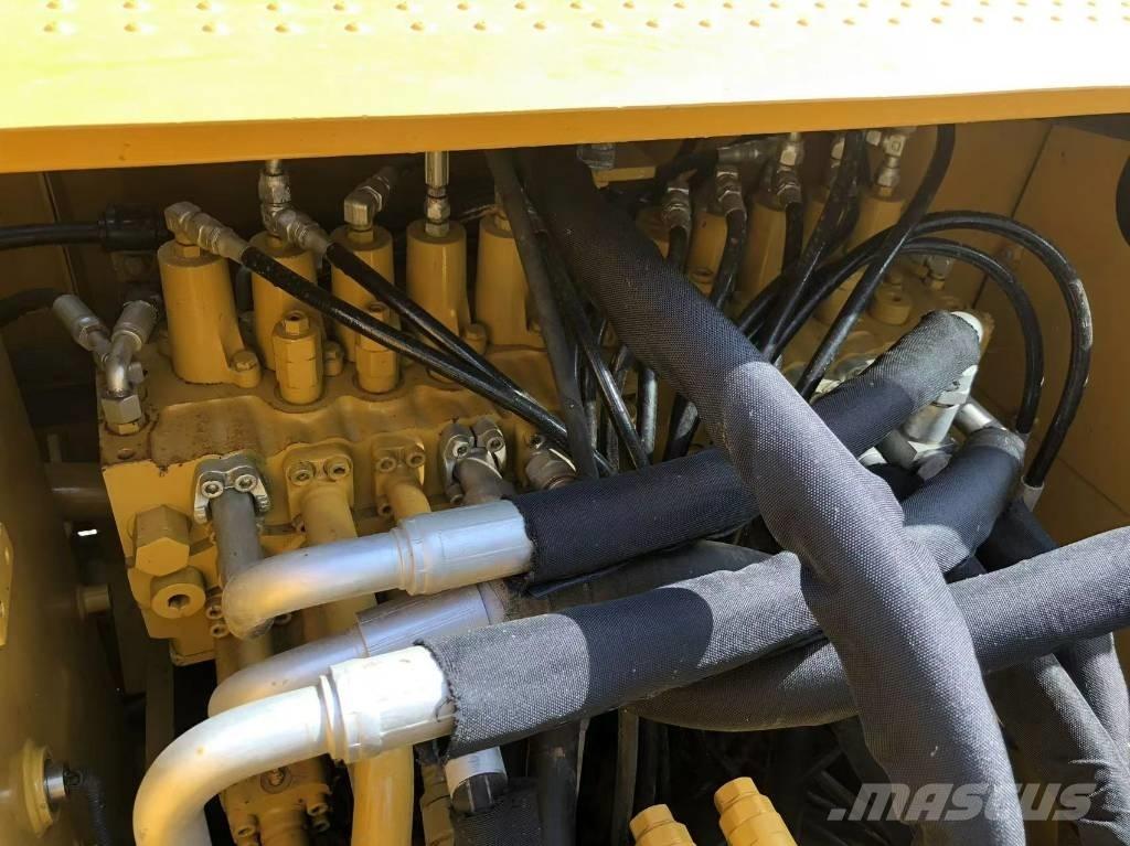 CAT 320D Гусеничные экскаваторы