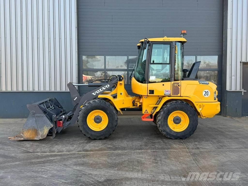 Volvo L30G Фронтальные погрузчики
