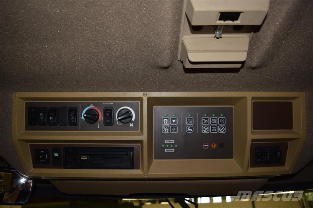 John Deere 7400 Самоходные кормоуборочные комбайны