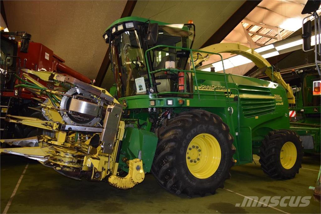 John Deere 7400 Самоходные кормоуборочные комбайны