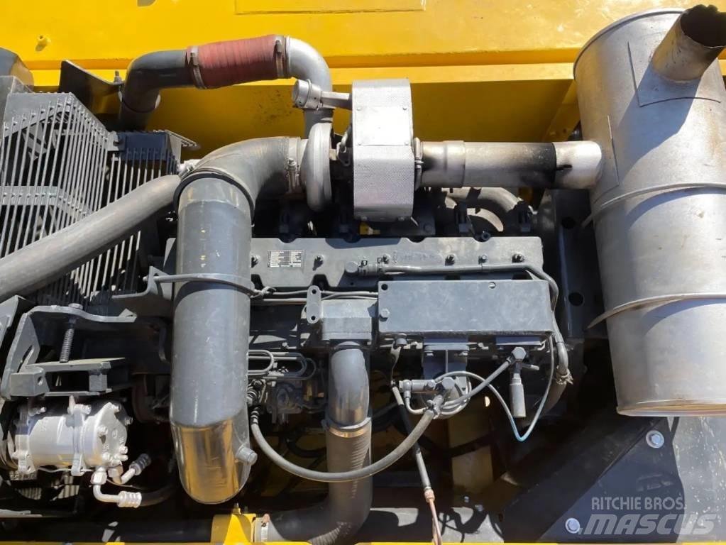 Komatsu PC300-7 Гусеничные экскаваторы