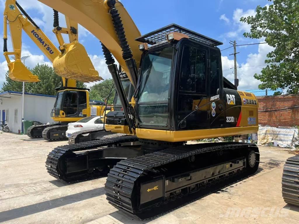 CAT 323 D L Гусеничные экскаваторы