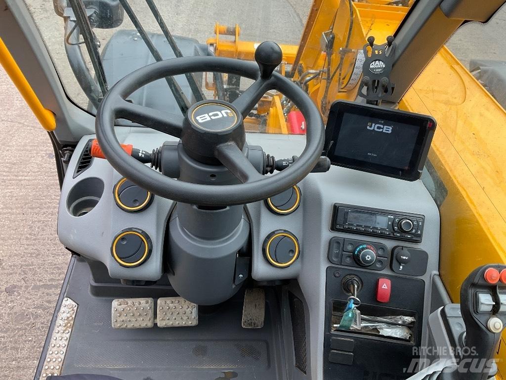 JCB 542 70 AGRI XTRA Сельскохозяйственные телескопические погрузчики