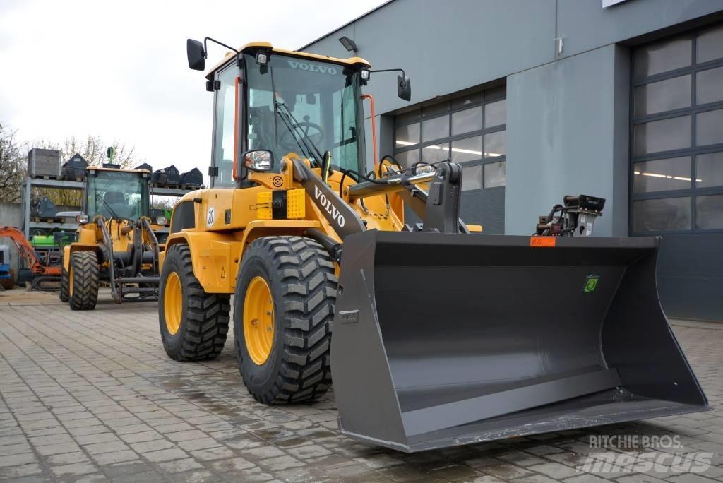 Volvo L 30 H Фронтальные погрузчики