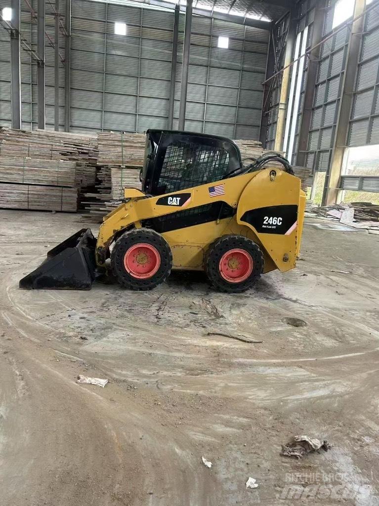 CAT 246 C Мини-погрузчики
