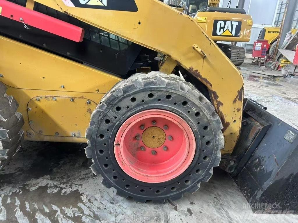 CAT 246 C Мини-погрузчики