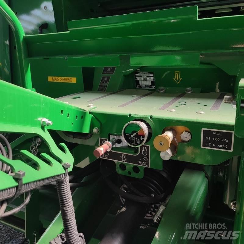 John Deere F441M Рулонные пресс-подборщики