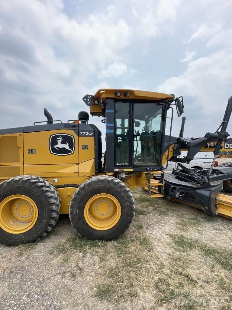 John Deere 772 GP Грейдеры
