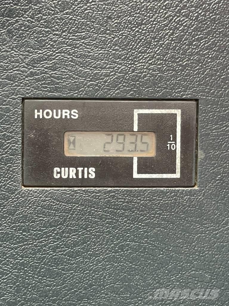 Hyundai 220LC-9S Малые экскаваторы 7т-12т