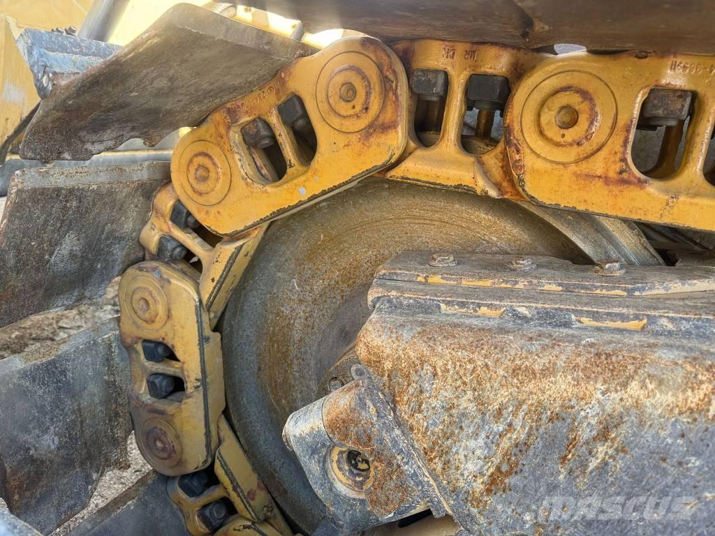 CAT D 6 T XL Гусеничные бульдозеры