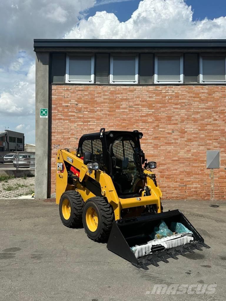 CAT 226D3 Мини-погрузчики