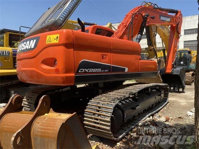 Doosan DX 225 LC Гусеничные экскаваторы