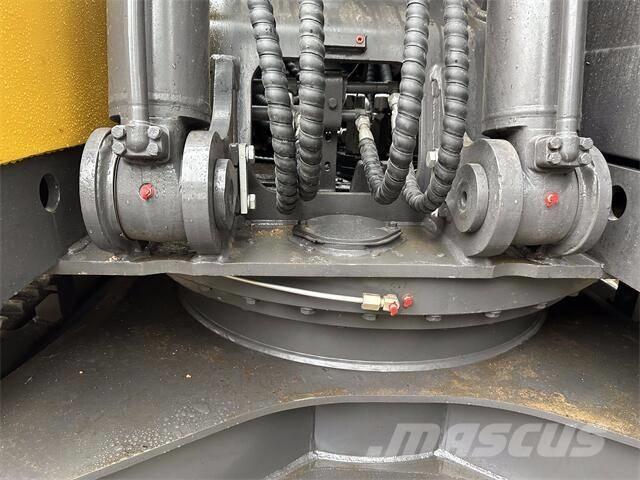 Volvo EC240 Гусеничные экскаваторы