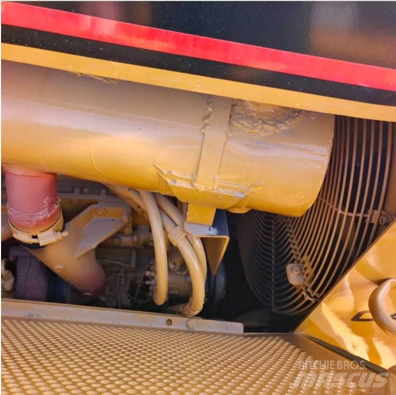 CAT D 6 R Гусеничные бульдозеры