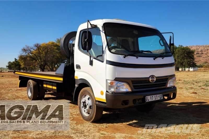 Hino 300 Roll Back Специальные грузовики