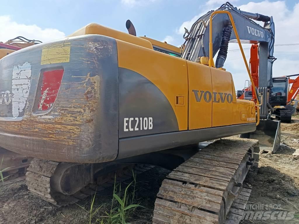 Volvo EC210B Гусеничные экскаваторы