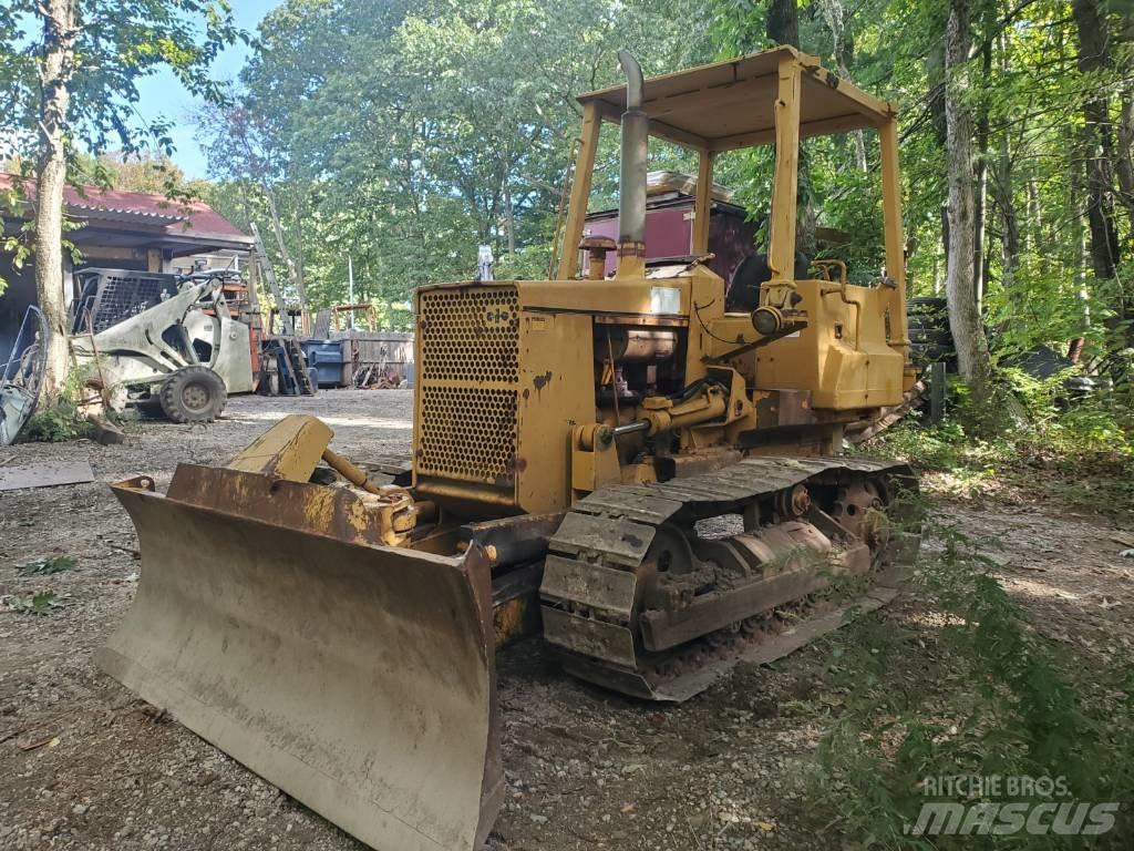 Komatsu D 31 A-17 Гусеничные бульдозеры