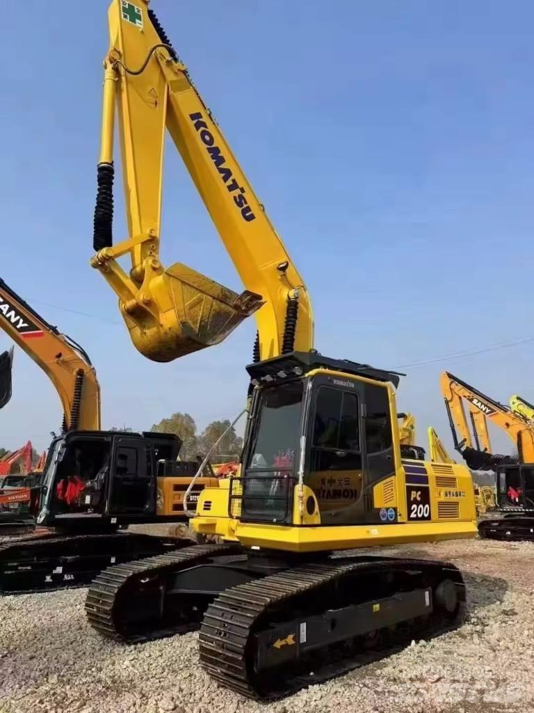 Komatsu PC 200 Гусеничные экскаваторы