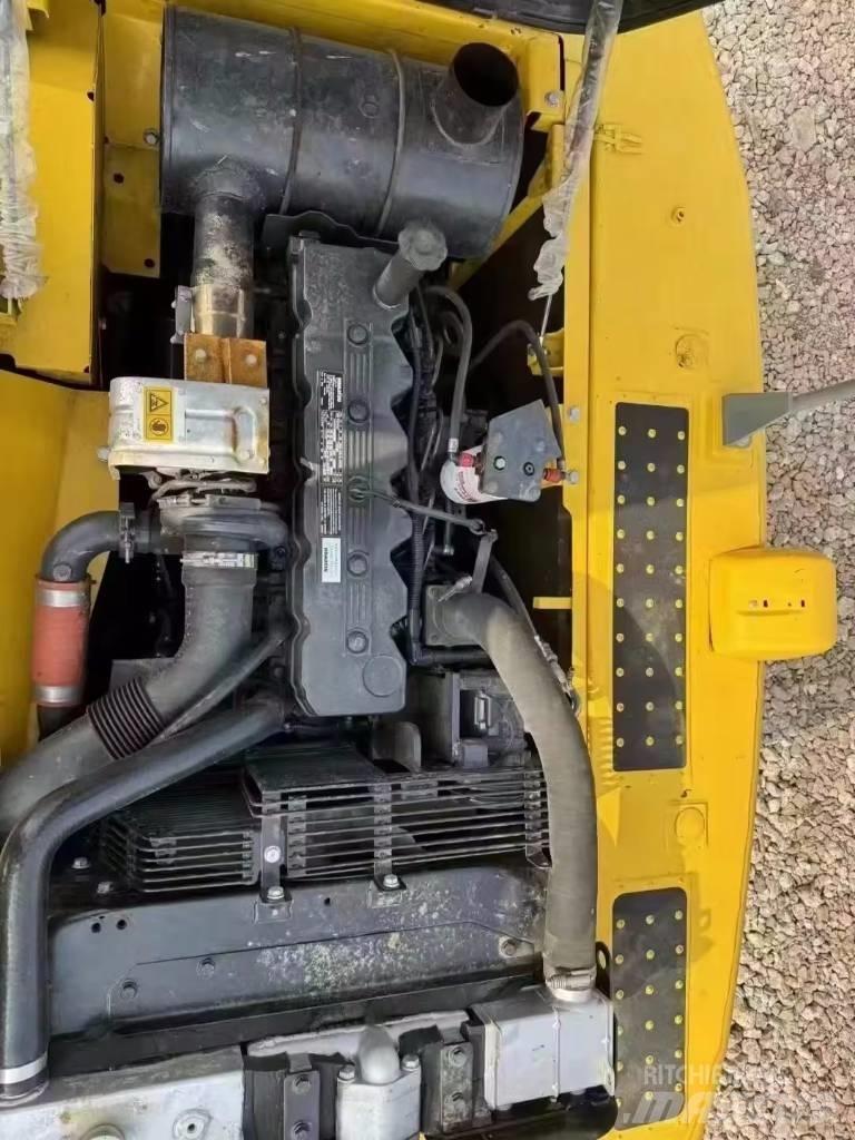 Komatsu PC 200 Гусеничные экскаваторы