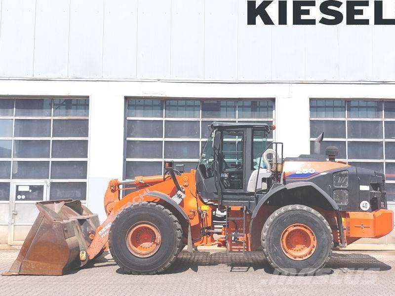 Hitachi ZW 250-6 Фронтальные погрузчики