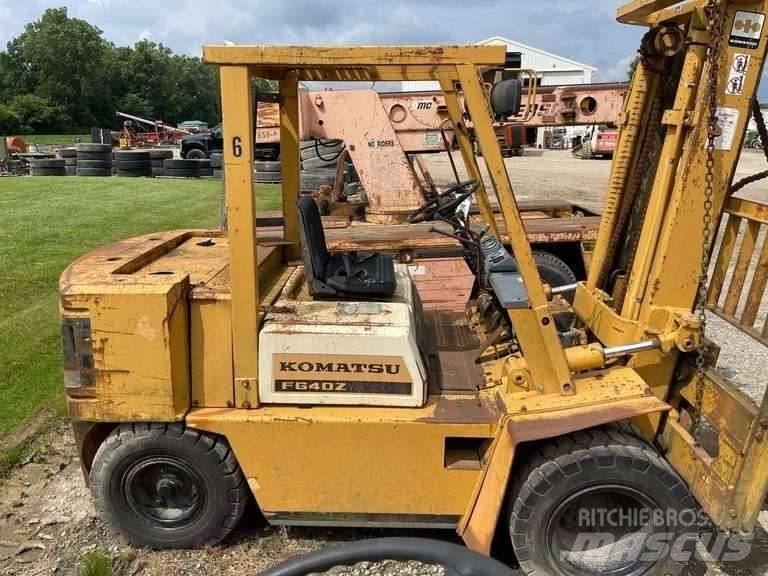 Komatsu FG 40ZT-4 Другие складские механизмы