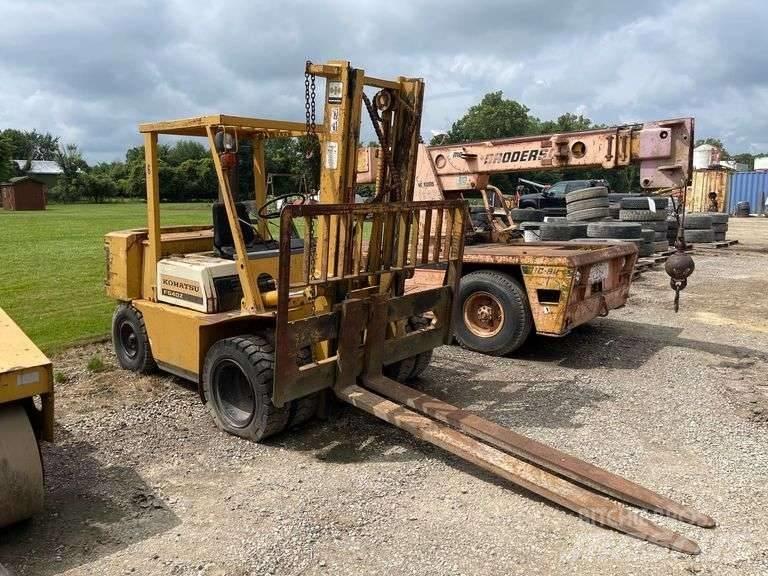 Komatsu FG 40ZT-4 Другие складские механизмы