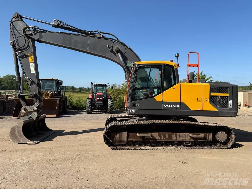 Volvo EC 220 E Гусеничные экскаваторы