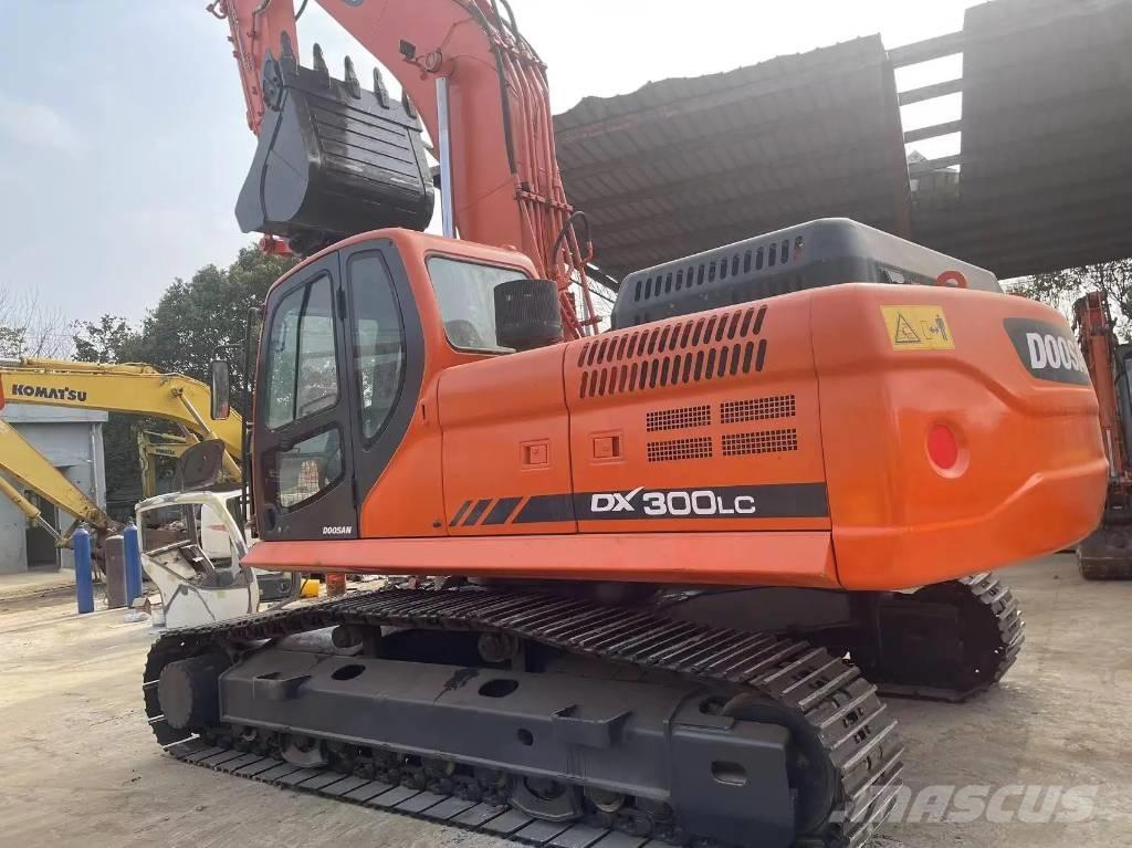 Doosan DX300LC Гусеничные экскаваторы