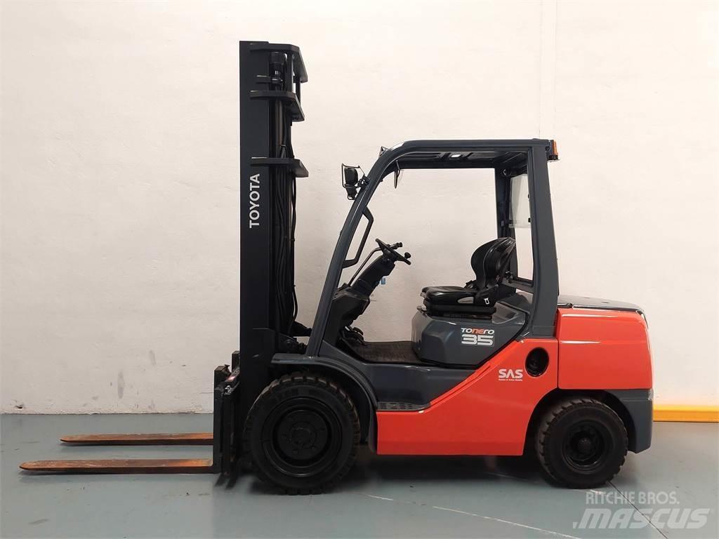 Toyota 52 8FDJF35 Дизельные погрузчики