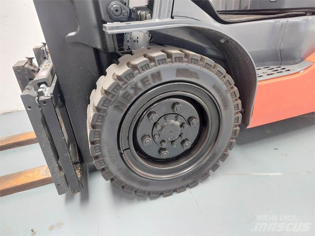 Toyota 52 8FDJF35 Дизельные погрузчики