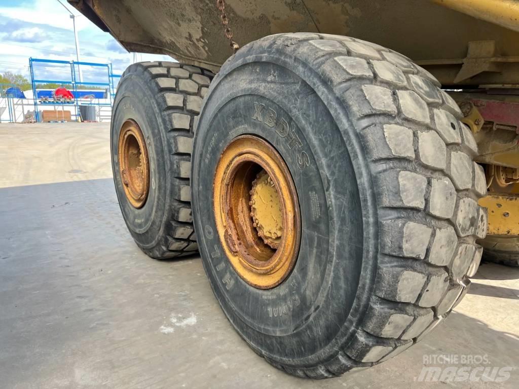 CAT 740 Шарнирно-сочленённые самосвалы