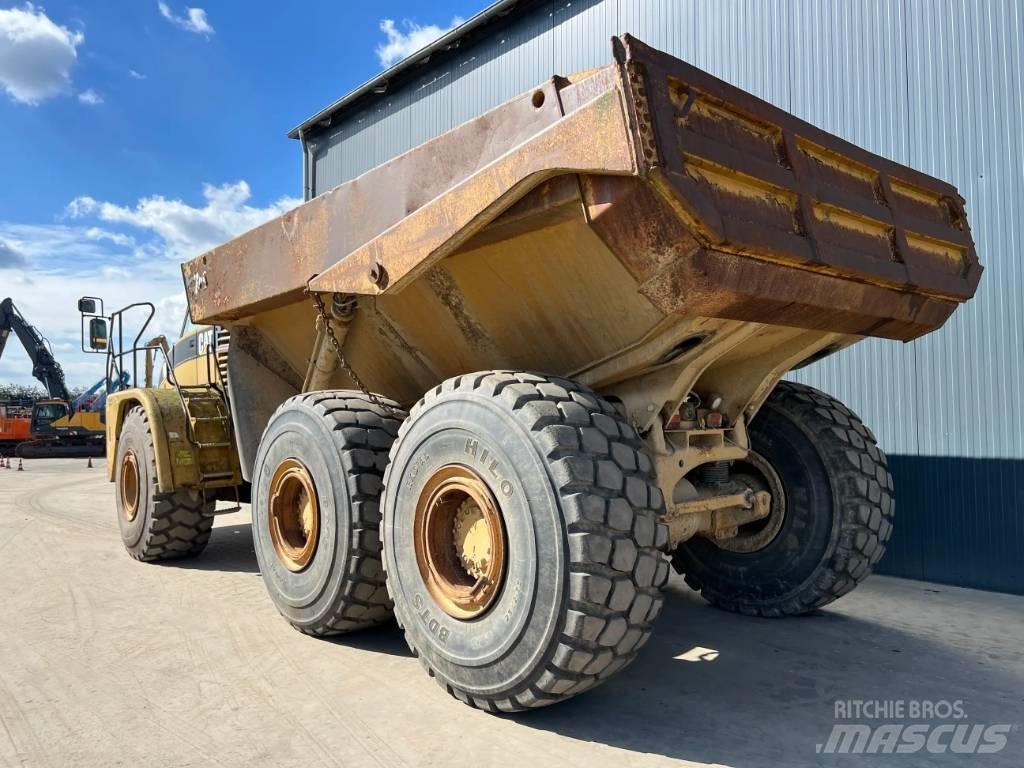 CAT 740 Шарнирно-сочленённые самосвалы