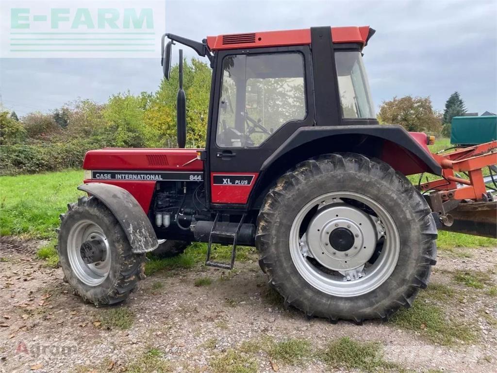 Case IH 844 a Трактора