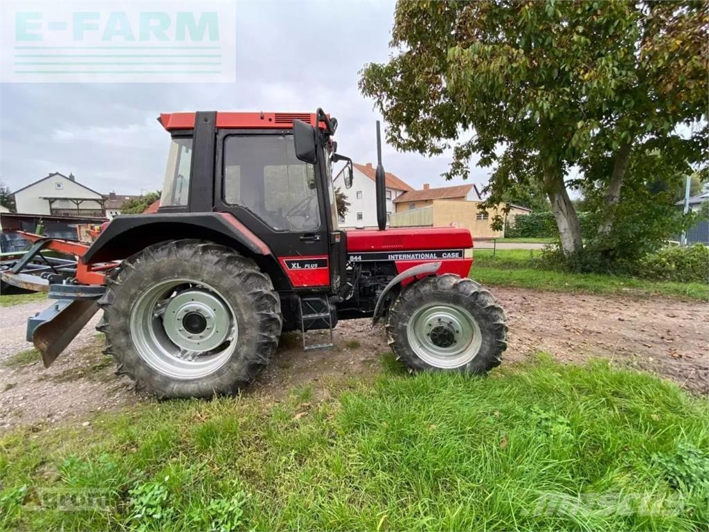 Case IH 844 a Трактора