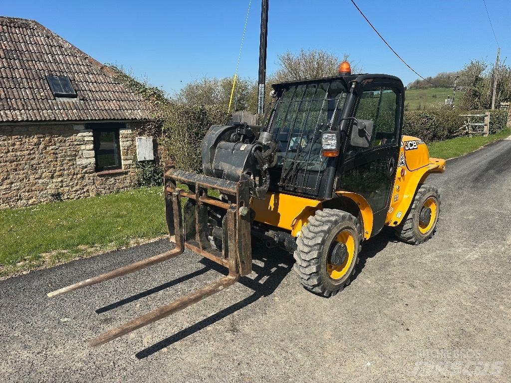 JCB 520-40 Телескопические погрузчики