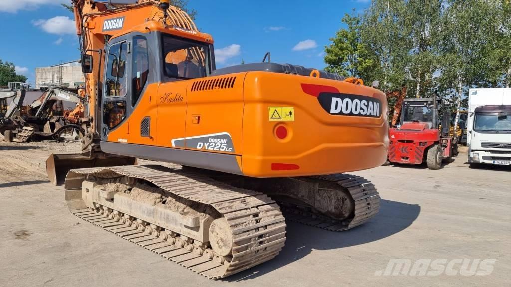 Doosan DX 225 Гусеничные экскаваторы