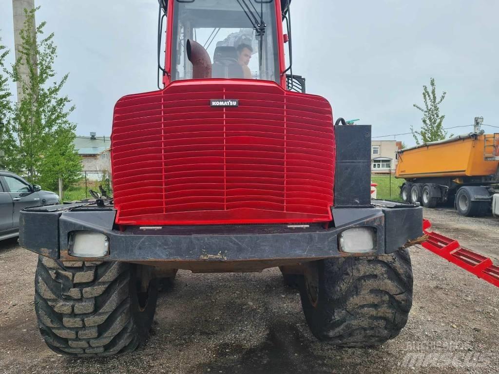 Komatsu 895 Форвардеры
